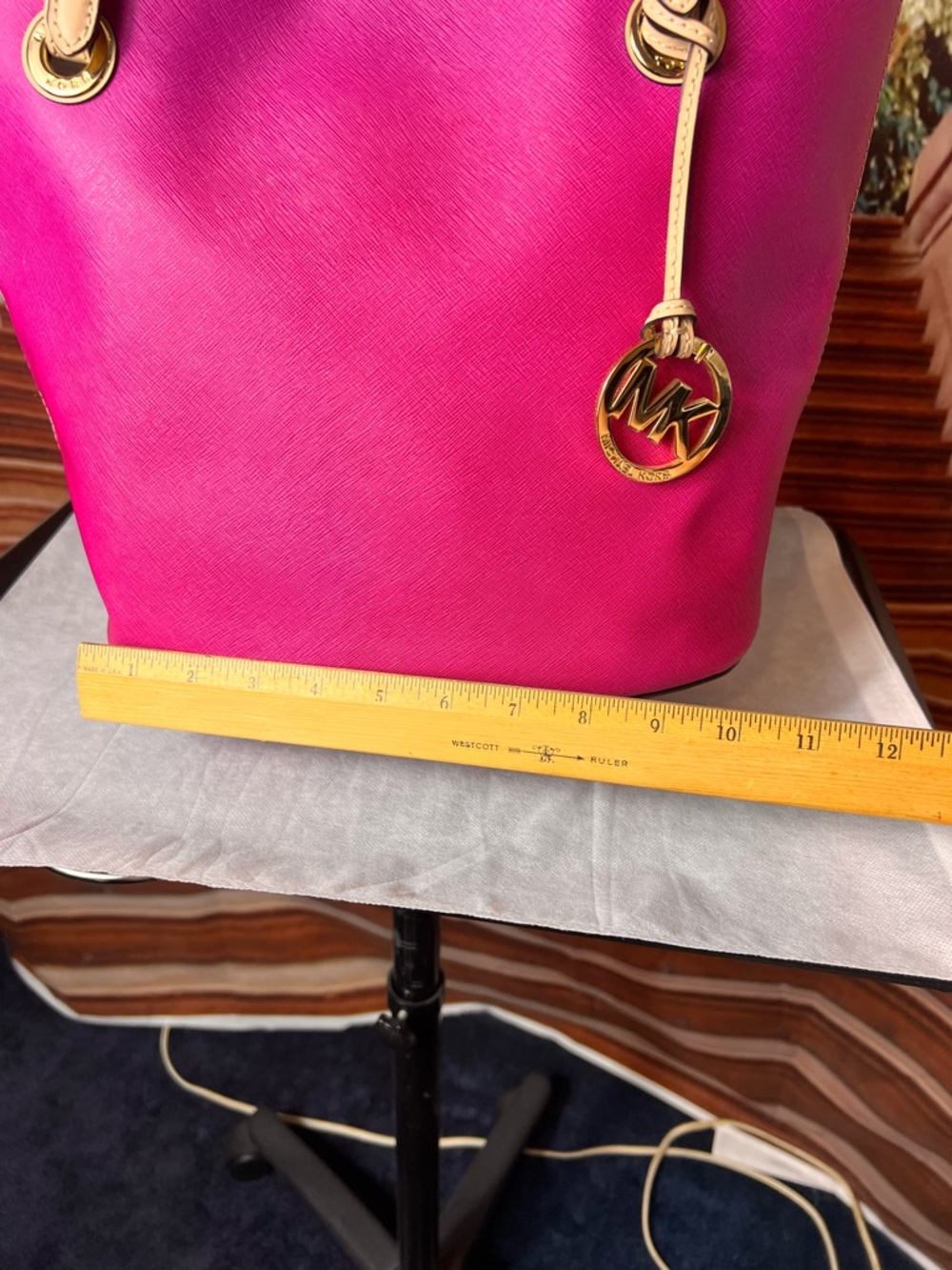 Michael Kors Jet Set Travel Tote Hot Pink Fushia Saffiano Leather Cream Handles - Picture 10 of 17